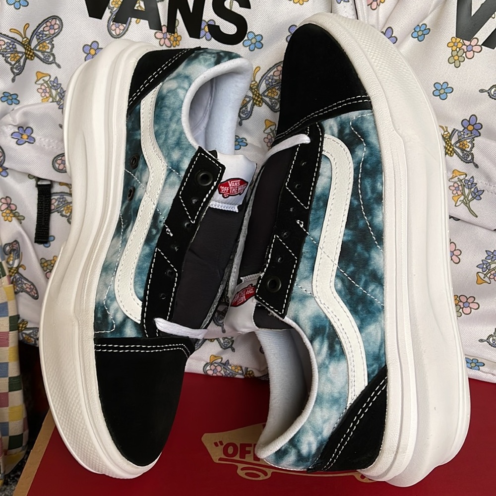 Vans Men’s Old Skool Over
Tie-Dye Black/Multi
VN0A7Q5EBMV Platforms - Picture 12 of 16